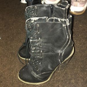 Urban outfitters shoes size 6 in womens